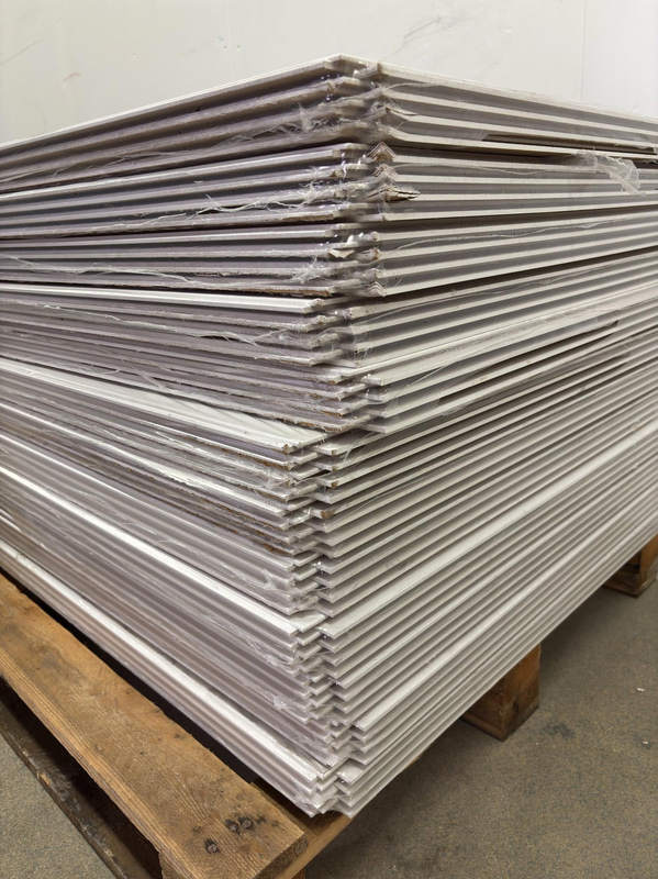 (NEW) Lot of Moelven Diskret Regina ceiling panels, 48 panels