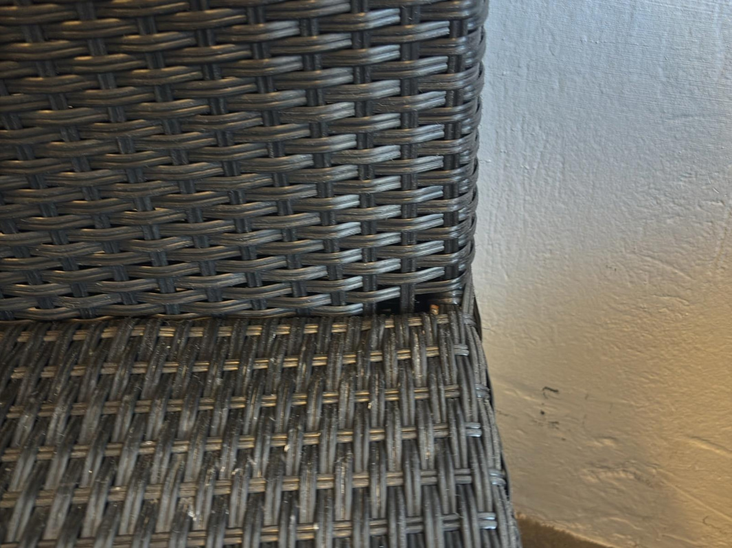2 Sun Loungers