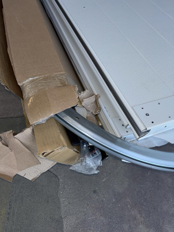 (NEW) GARAGE DOOR HÖRMANN ISOMATIC 2375X2000X40MM WHITE