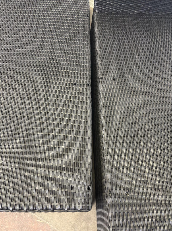 2 Sun Loungers