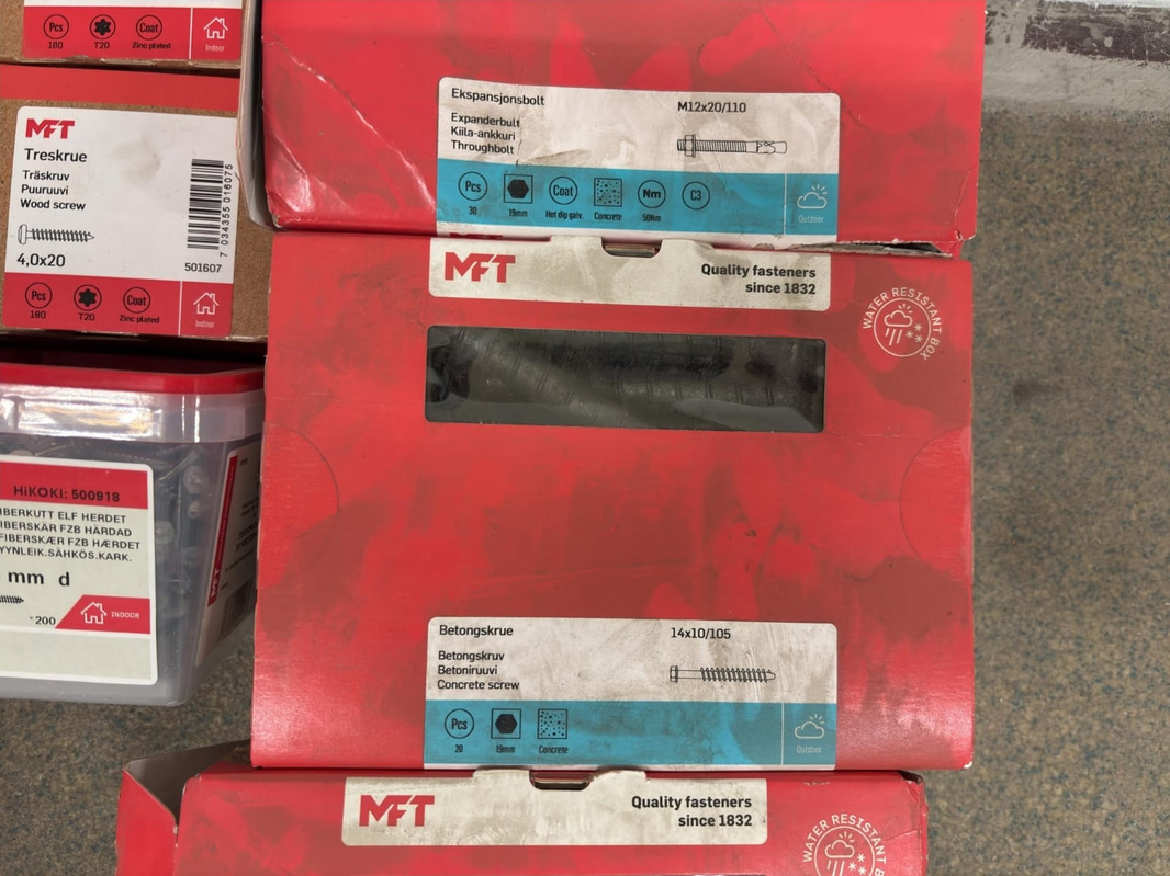 NEW) Lot of assorted screws and wall plugs in various brands and sizes