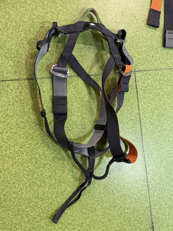 Klätterselar Petzl, 6 st samt 1 st klätterväska