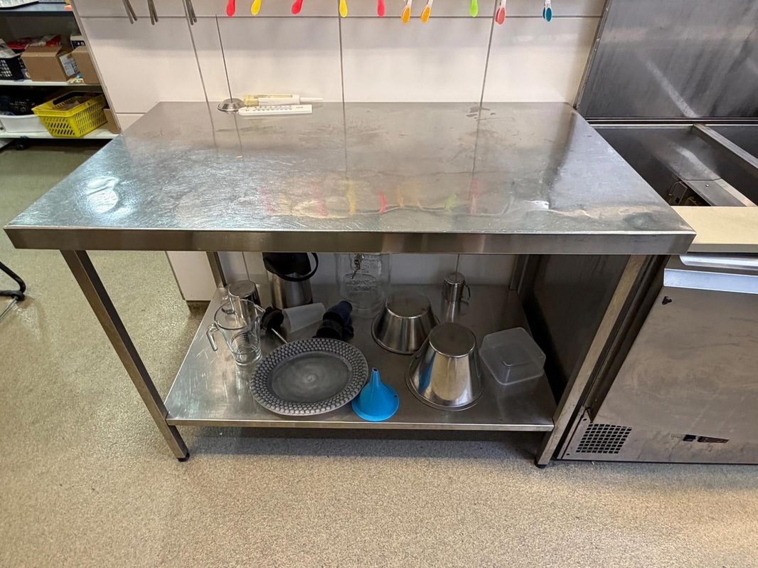 Stainless steel work table