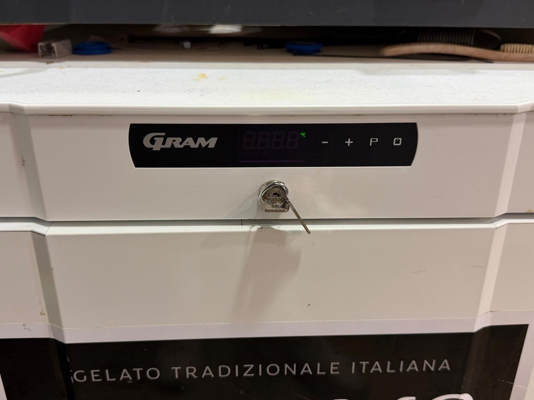 Freezer, Gram F 210 LG 3W