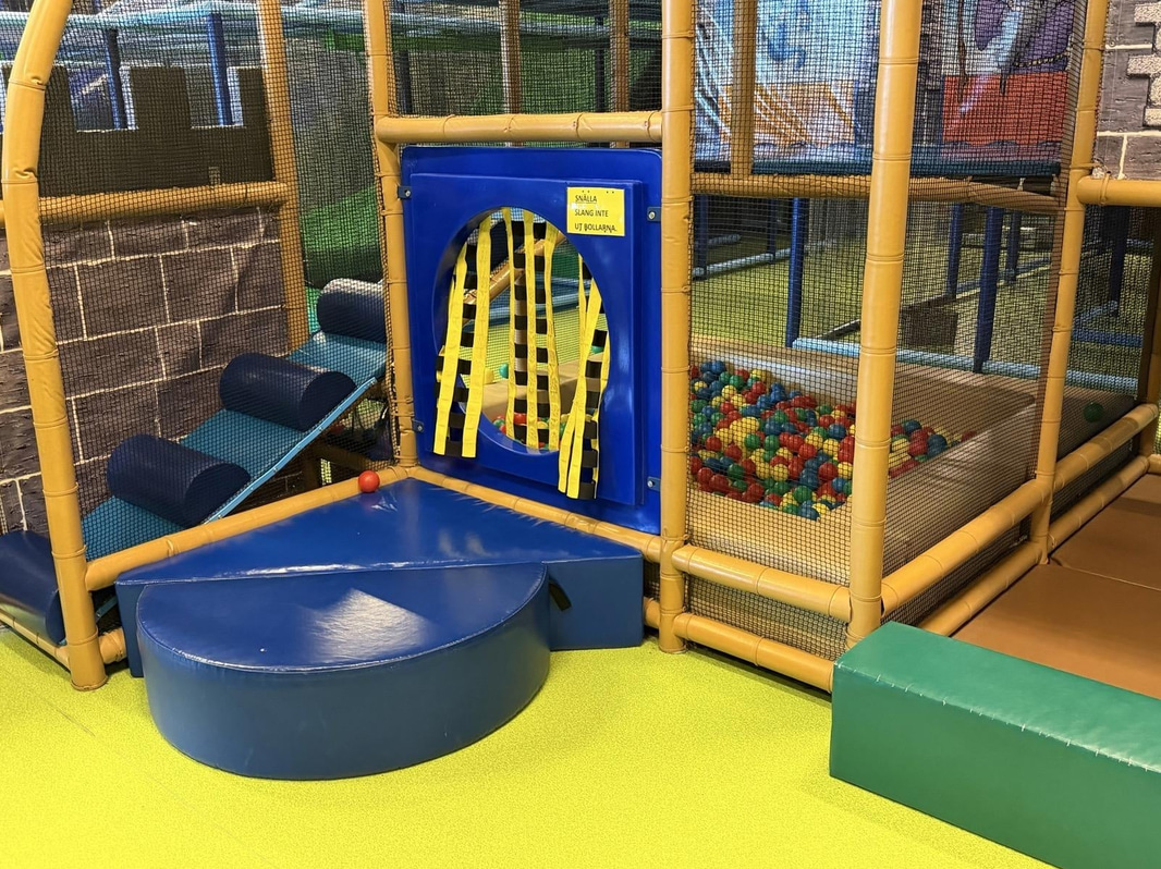 Large indoor playground, PlayCo, length approx. 37 metres