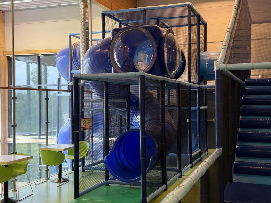 Large indoor playground, PlayCo, length approx. 37 metres