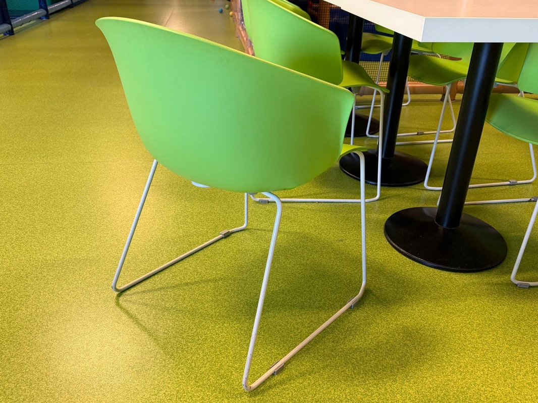 Restaurant/café furnishings - 30 Pedrali Grace chairs and 15 tables
