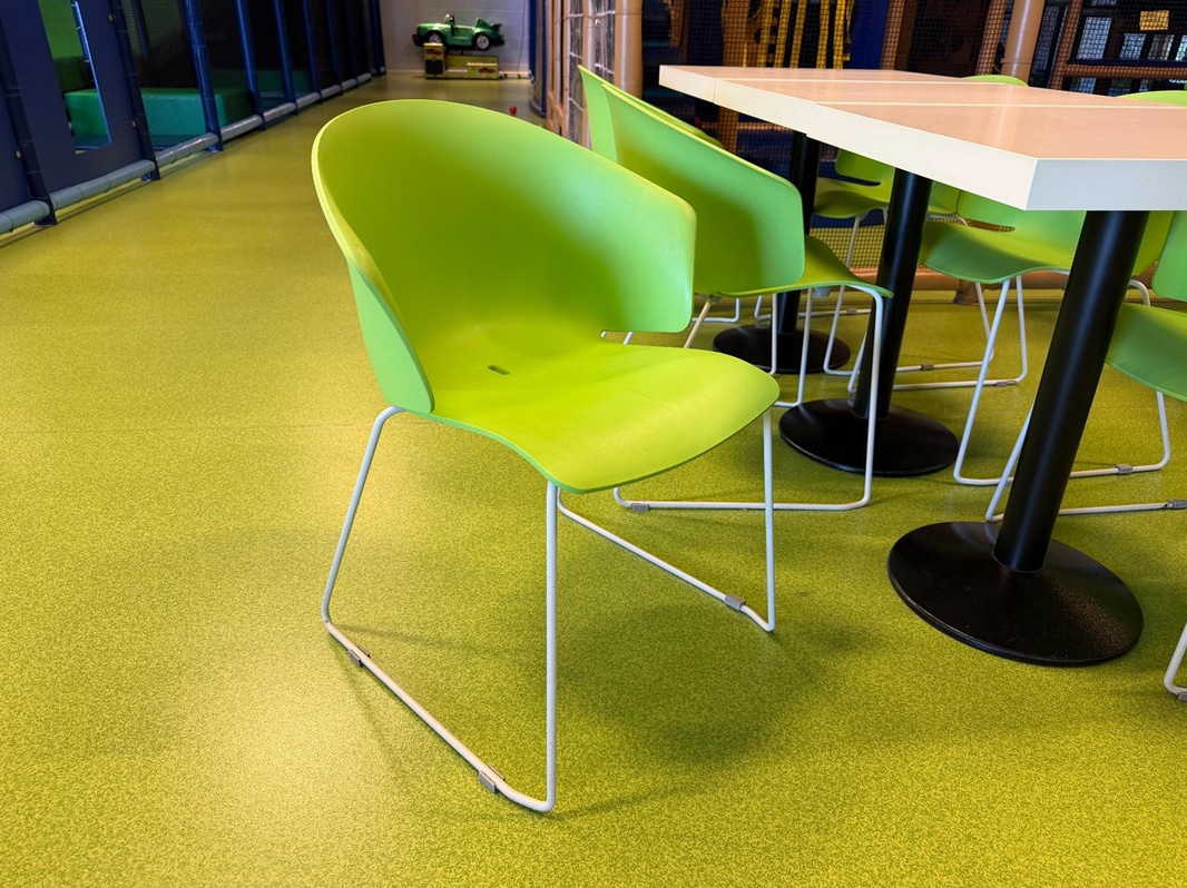 Restaurant/café furniture - 30 Pedrali Grace chairs and 15 tables