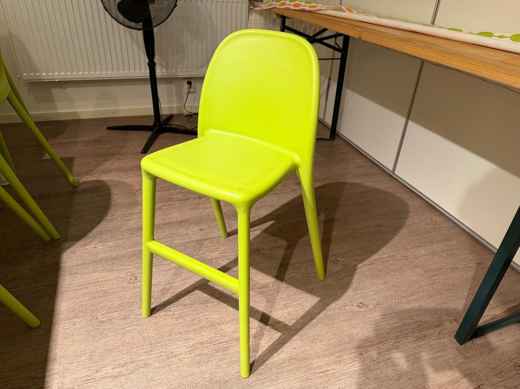Party room 2 - 14 IKEA Urban chairs, 2 tables and a side table