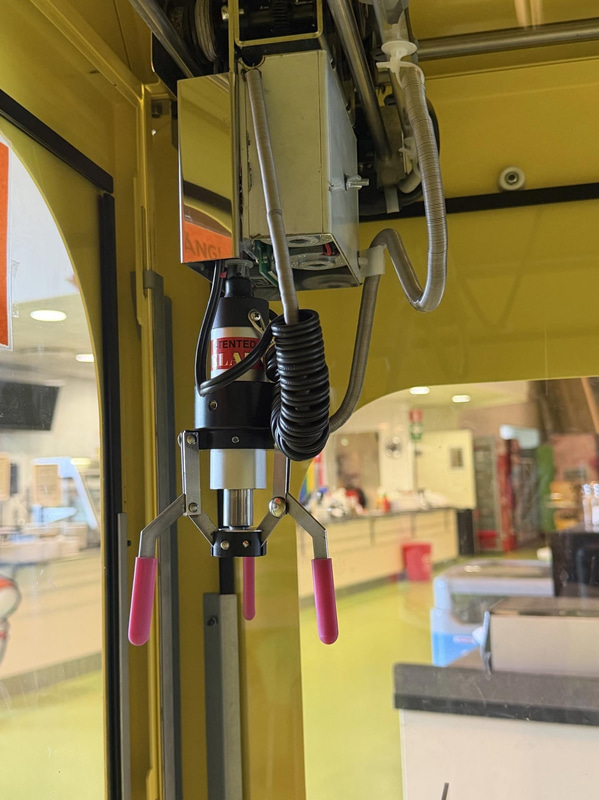 Claw machine ELAUT, "win every time"