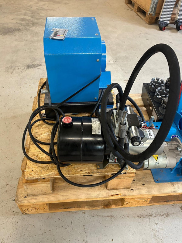 Slangpress och slangkap 12 volt