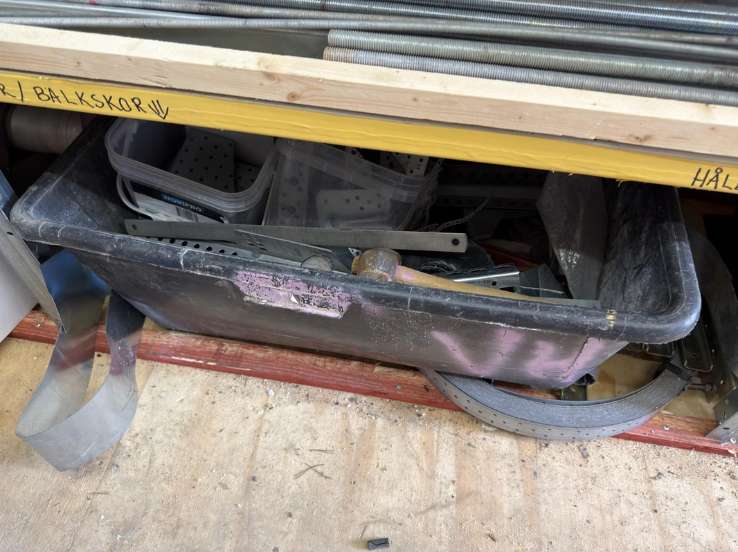 20-foot insulated container with contents