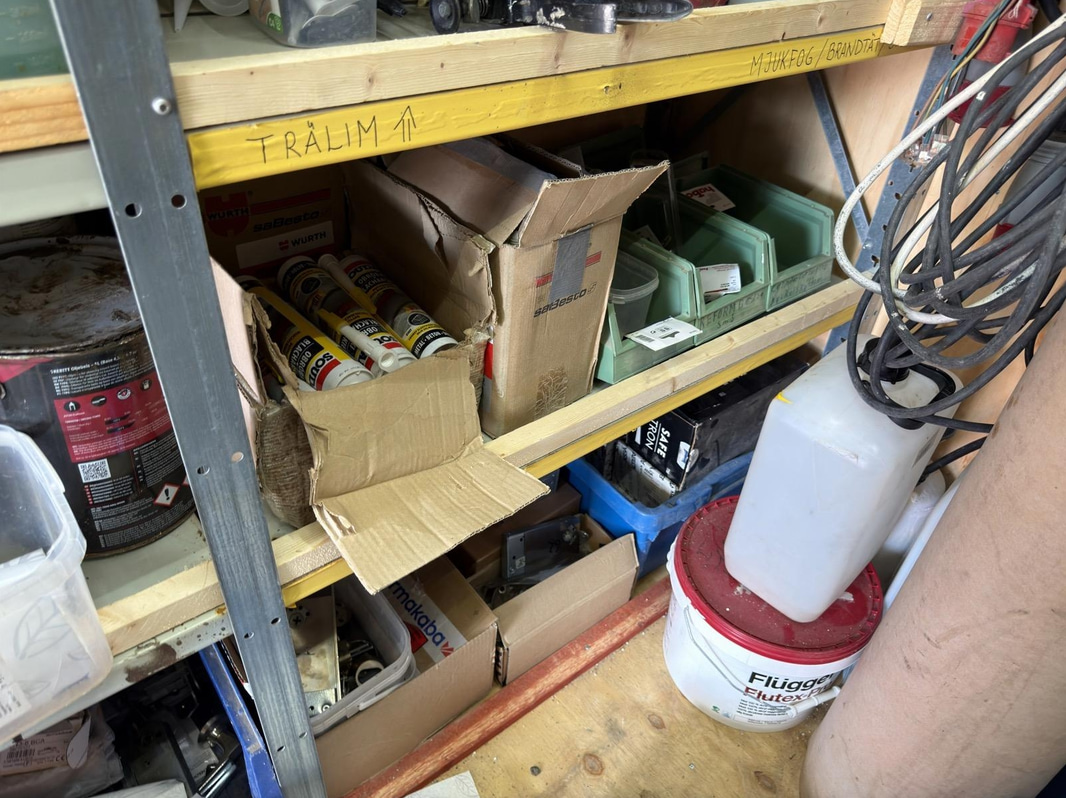 20-foot insulated container with contents