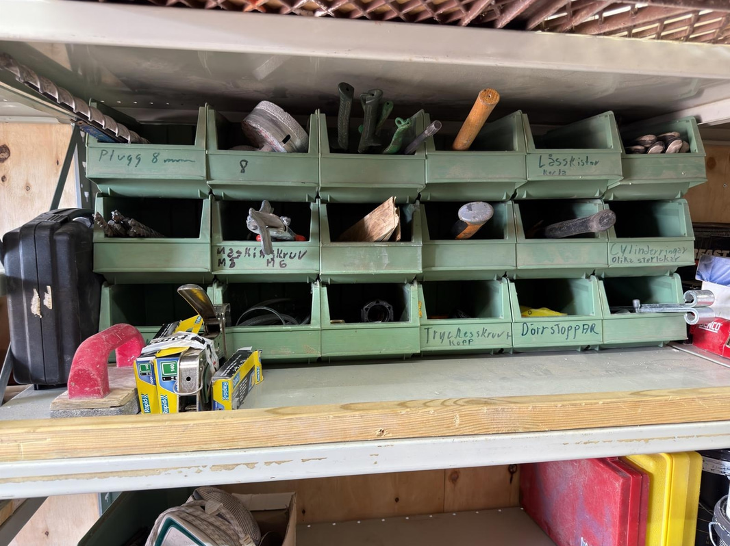 20-foot insulated container with contents