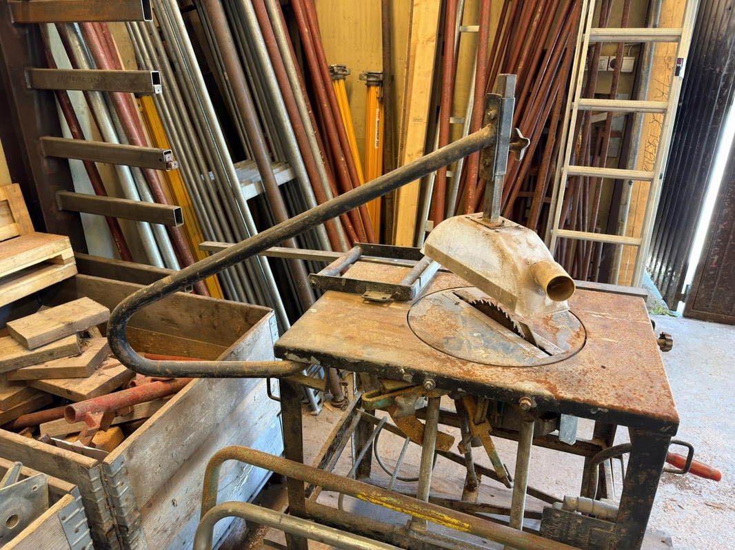 Gjerde saw with rails