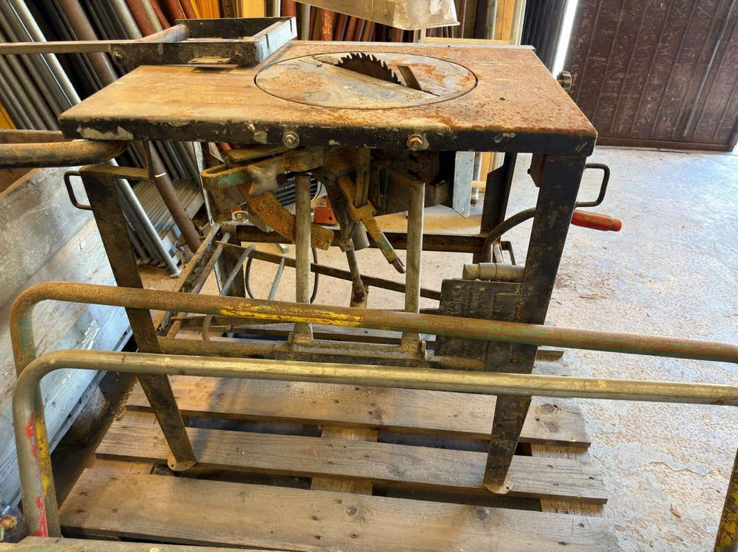 Gjerde saw with rails
