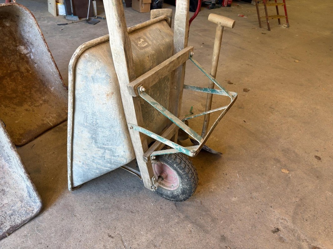 3 st skottkärror m.m.