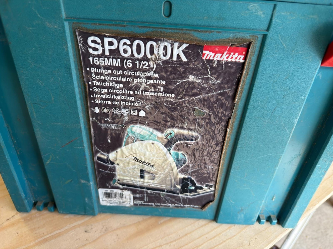 Sänksåg Makita SP6000K, med styrskena
