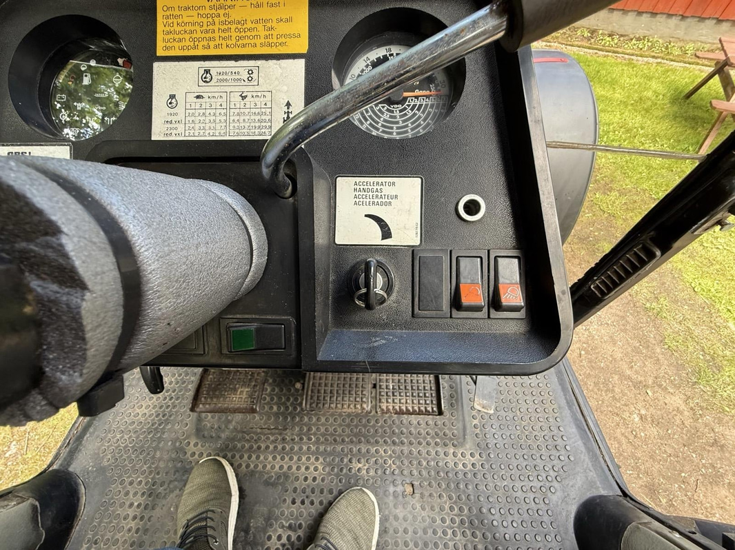 Traktor 4x4 Case IH 1056  105hk -1989