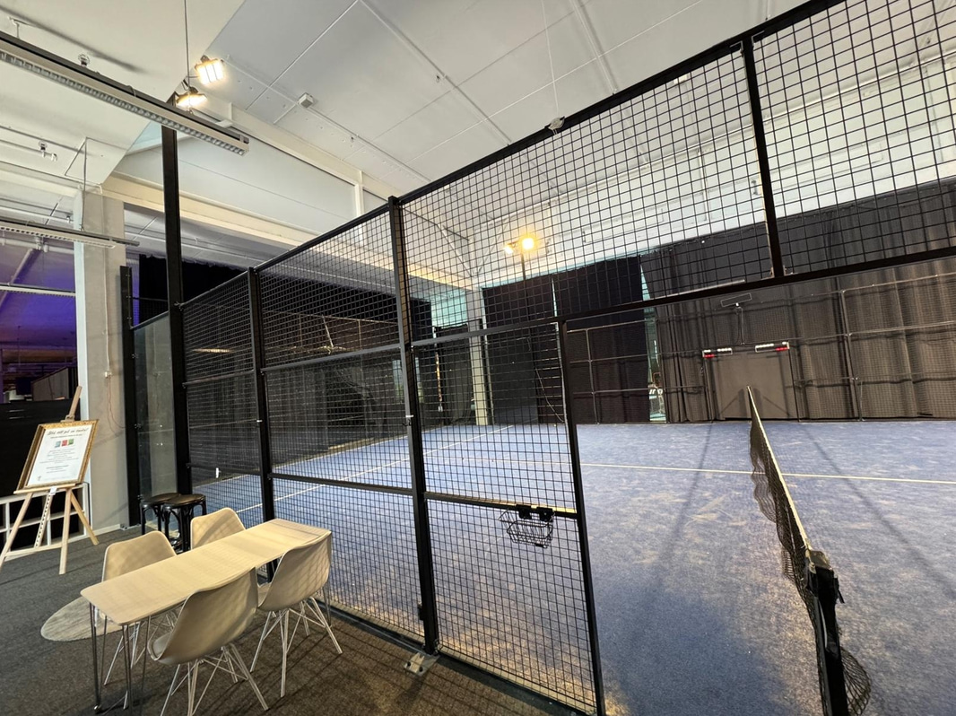 Padel court incl. net