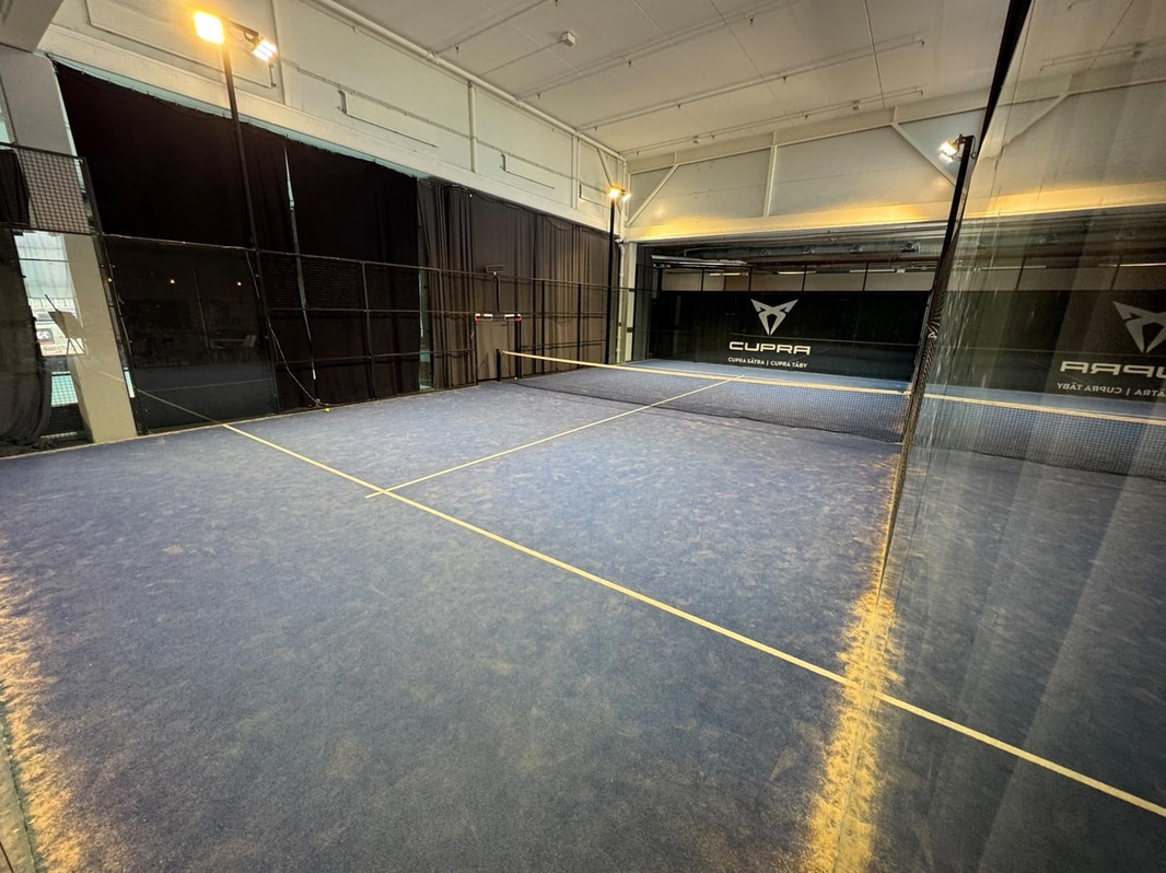 Padel court incl. net