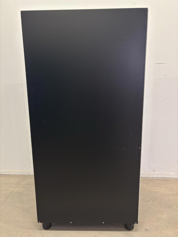 Refrigerated vending machine Vision, Comboplus S R 290 V8, incl. screen, card reader and built-in installation parts