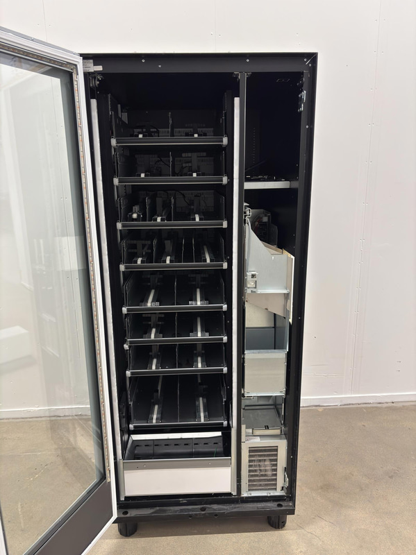 Vision Combo Plus V7 refrigerated vending machine, incl. screen, card reader and router