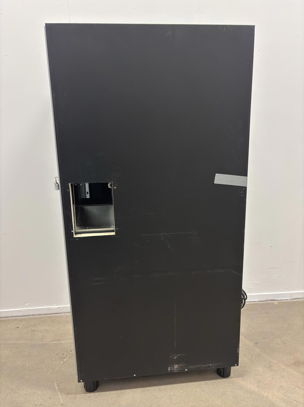 Vision Combo Plus V7 refrigerated vending machine, incl. screen, card reader and router