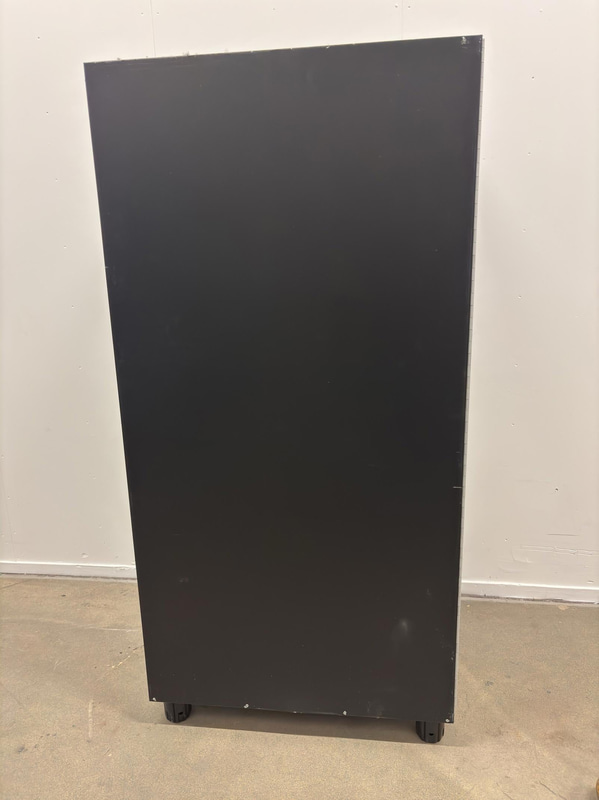 Vision Combo Plus V7 refrigerated vending machine, incl. screen, card reader and router