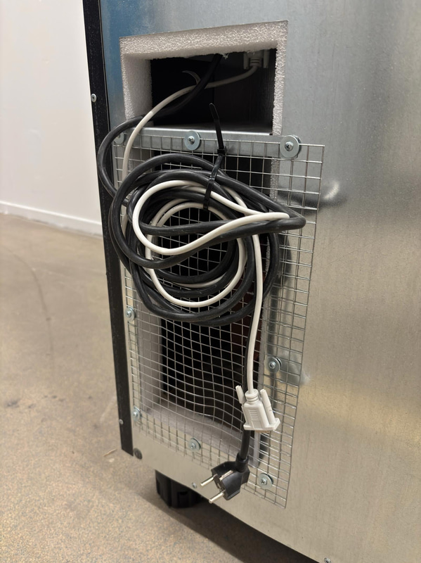 Vision Combo Plus V7 refrigerated vending machine, incl. screen, card reader and router
