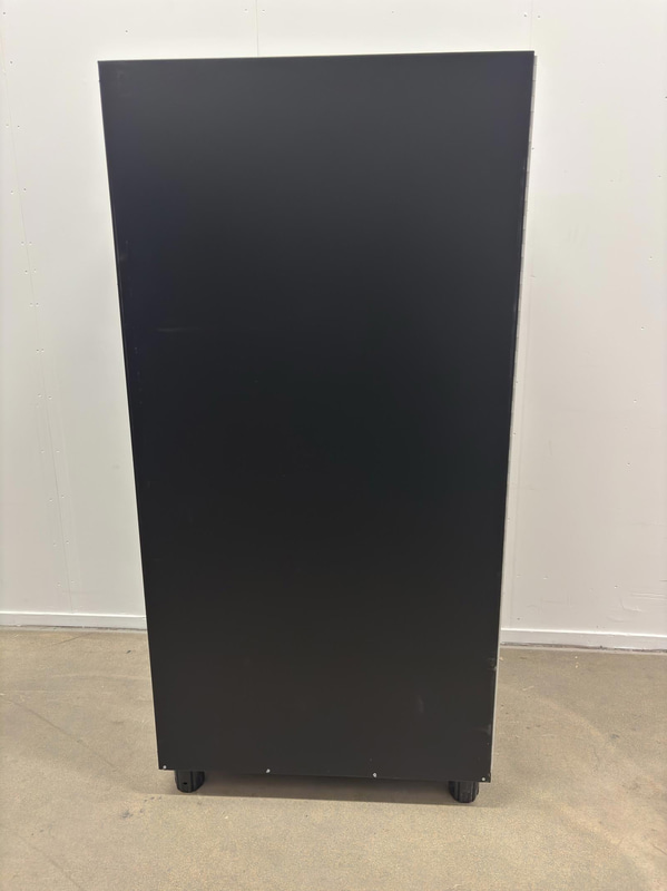 Refrigerated vending machine Vision Combo Plus S R290 V8, incl. screen, card reader and router