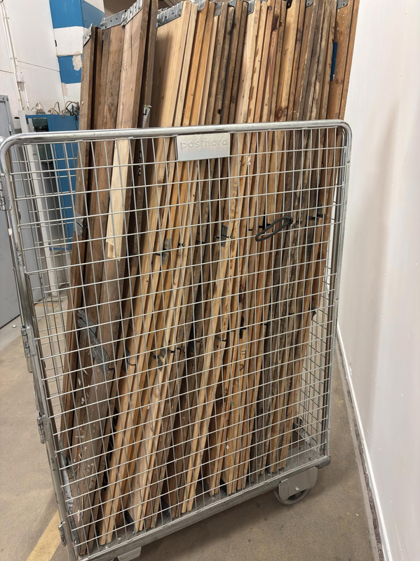 Parti med pallkragar för helpall,, ca 40 st.