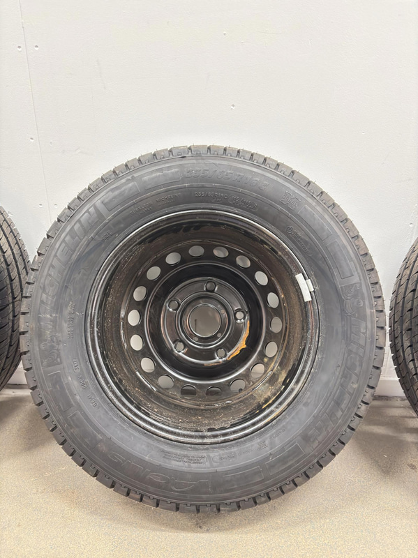 4 st. Kompletta Hjul Michelin, 2sommardäck , 35/65R16C. 115/113