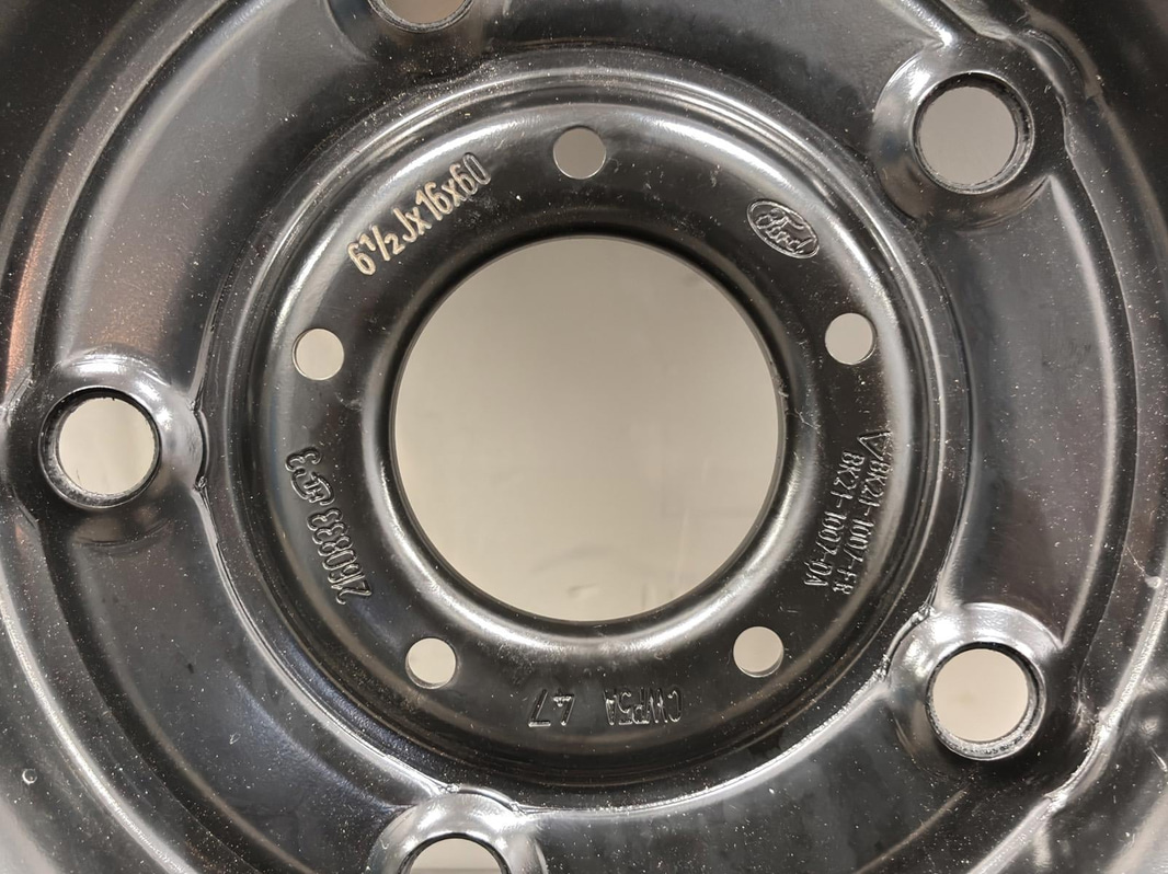 4 st. Kompletta Hjul Michelin, 2sommardäck , 35/65R16C. 115/113