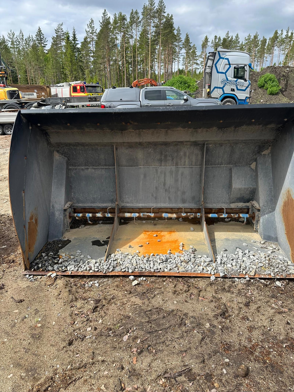 Sand spreader bucket L, SE Equipment. W=2 485 mm. 3 350 l. -2023