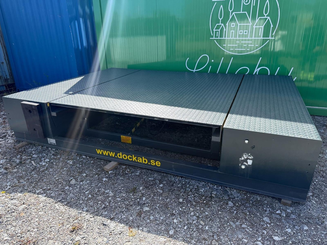 Loading dock