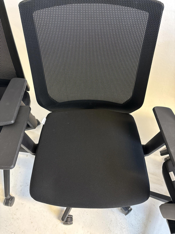5 Office Chairs, Lotus Furniture
