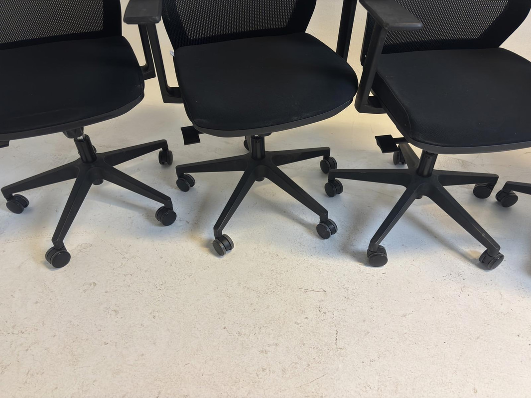 5 Office Chairs by Lotus Furniture