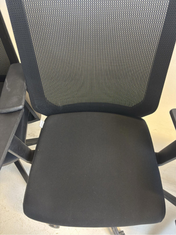 5 Office Chairs by Lotus Furniture