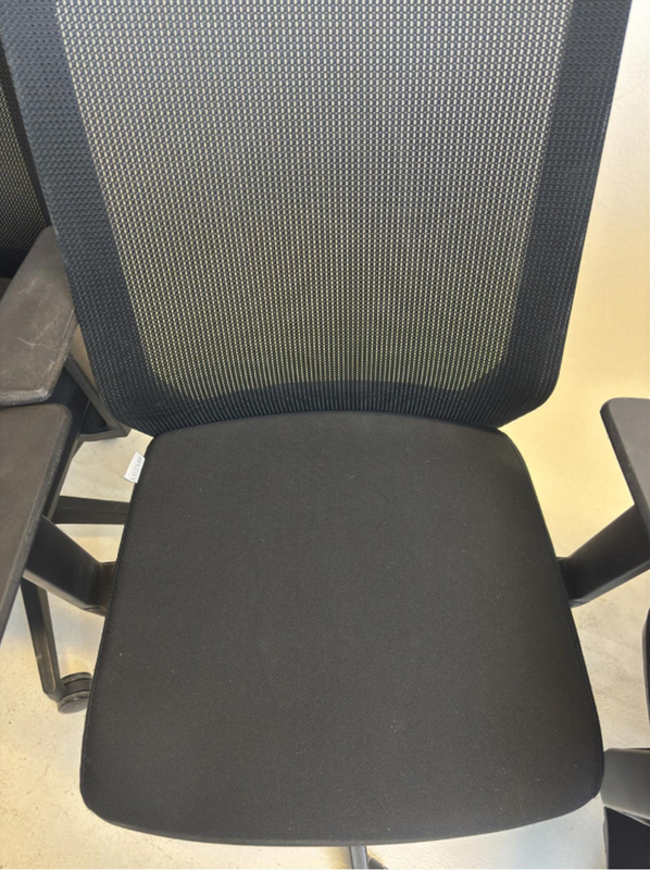 5 Office Chairs by Lotus Furniture