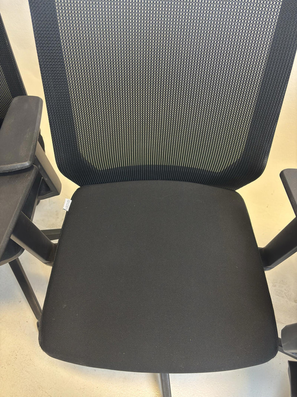 5 Office Chairs, Lotus Furniture