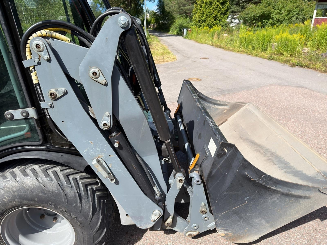 Belos TransGiant Implement Carrier | 4WD | Plow & Bucket | 2007