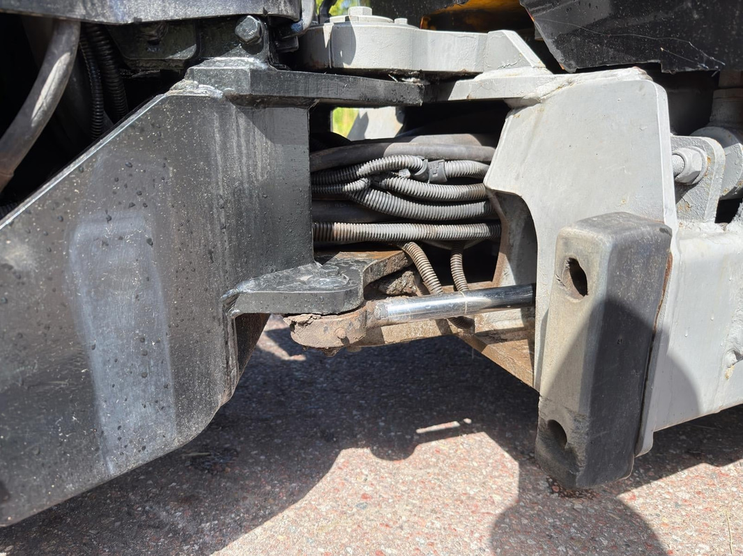 Belos TransGiant Implement Carrier | 4WD | Plow & Bucket | 2007