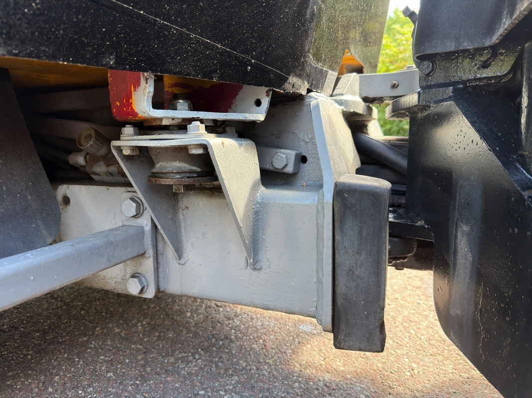 Belos TransGiant Implement Carrier | 4WD | Plow & Bucket | 2007