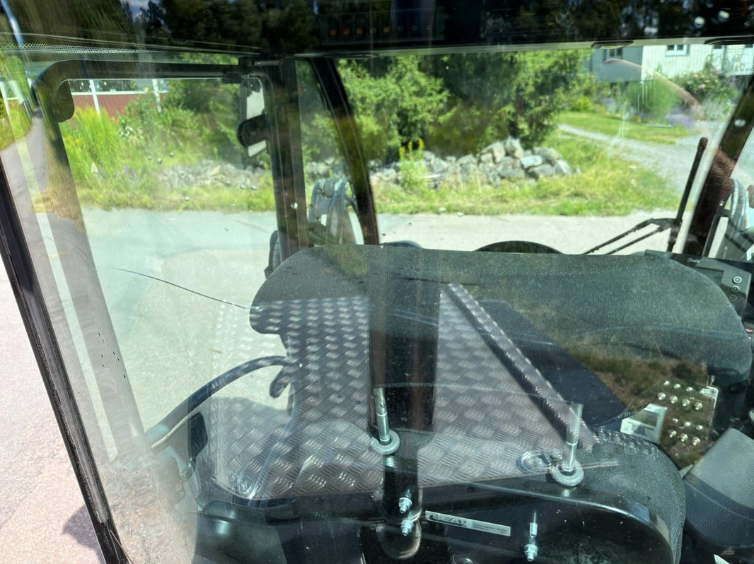 Belos TransGiant Implement Carrier | 4WD | Plow & Bucket | 2007