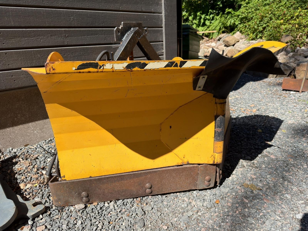 Belos TransGiant Implement Carrier | 4WD | Plow & Bucket | 2007