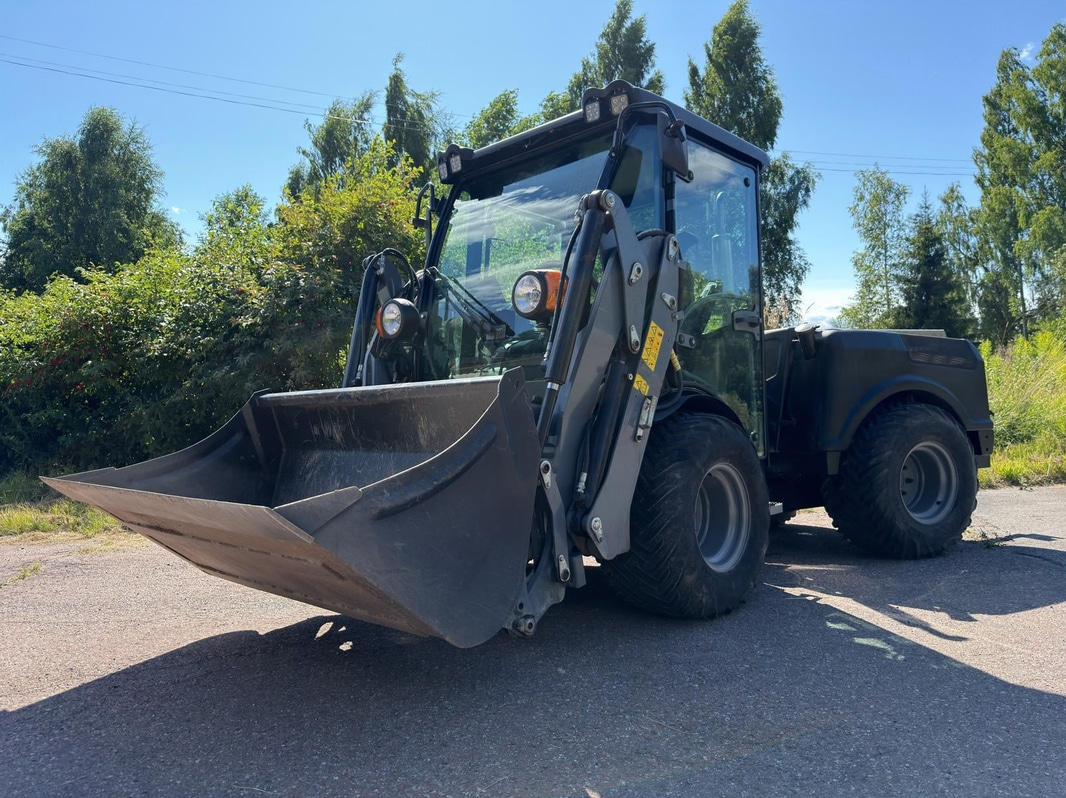 Belos TransGiant Implement Carrier | 4WD | Plow & Bucket | 2007