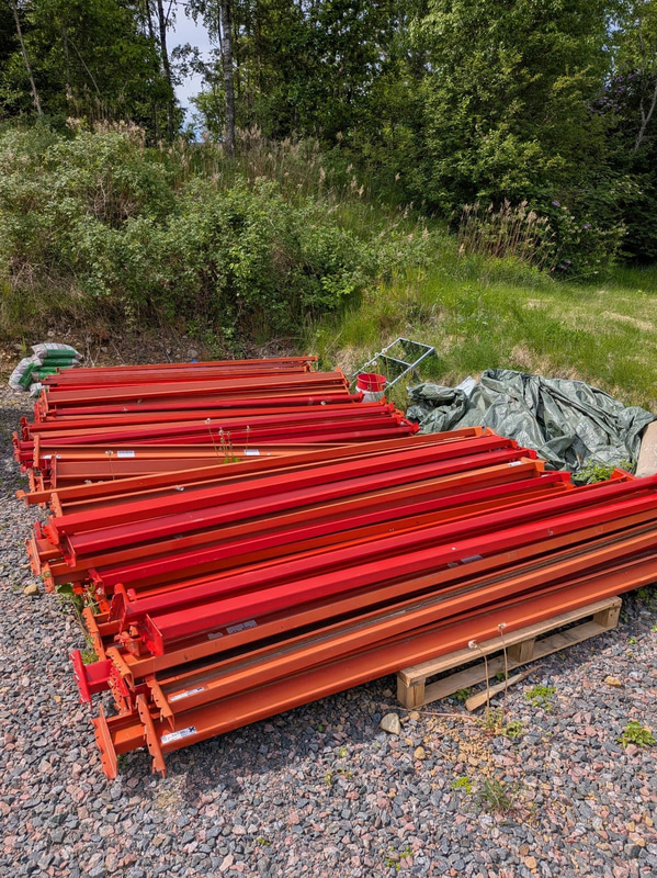 Pallet racking - 31 upright frames and approx. 116 beams