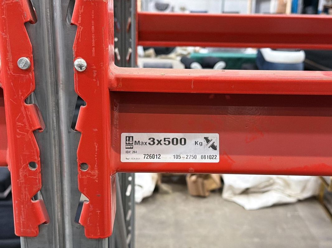 Pallet racking - 31 upright frames and approx. 116 beams