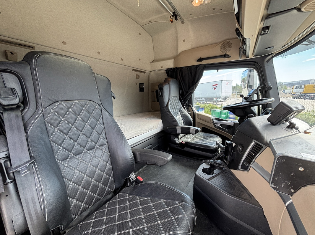 Hooklift truck Mercedes-Benz Actros 2851 -2018 | JOAB 20-ton